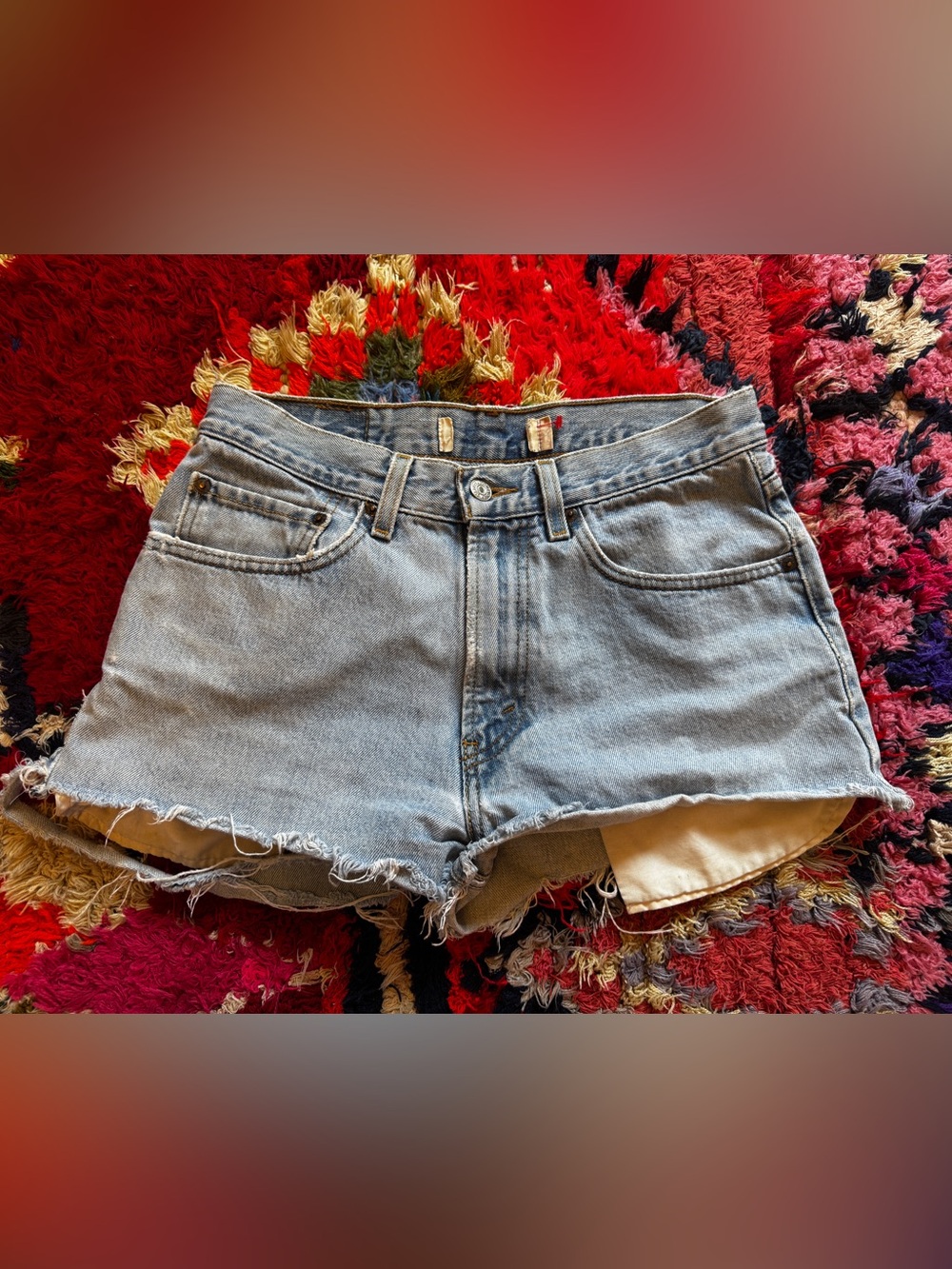Y2K Vintage Levi’s 100% Cotton Light Wash Cut Off Jeans Sz M